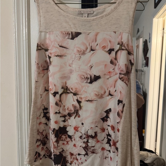 Medium Dress barn sheer Floral front  Sleeveless Top with Pink Roses - Picture 1 of 3